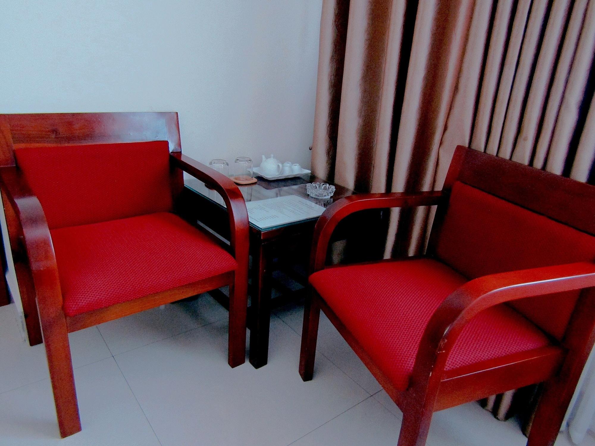 Hoang Dat Hotel Ðồng Hới Buitenkant foto