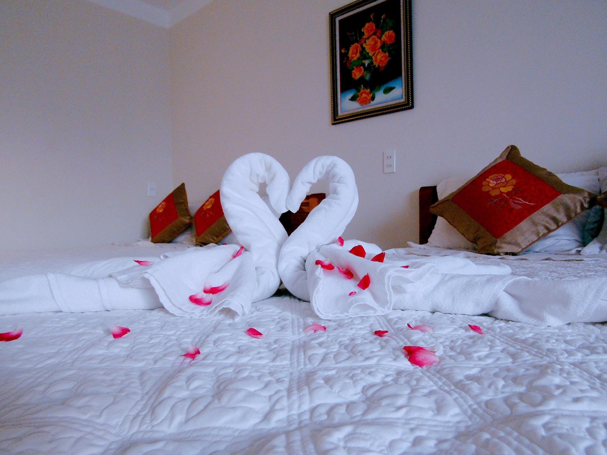 Hoang Dat Hotel Ðồng Hới Buitenkant foto