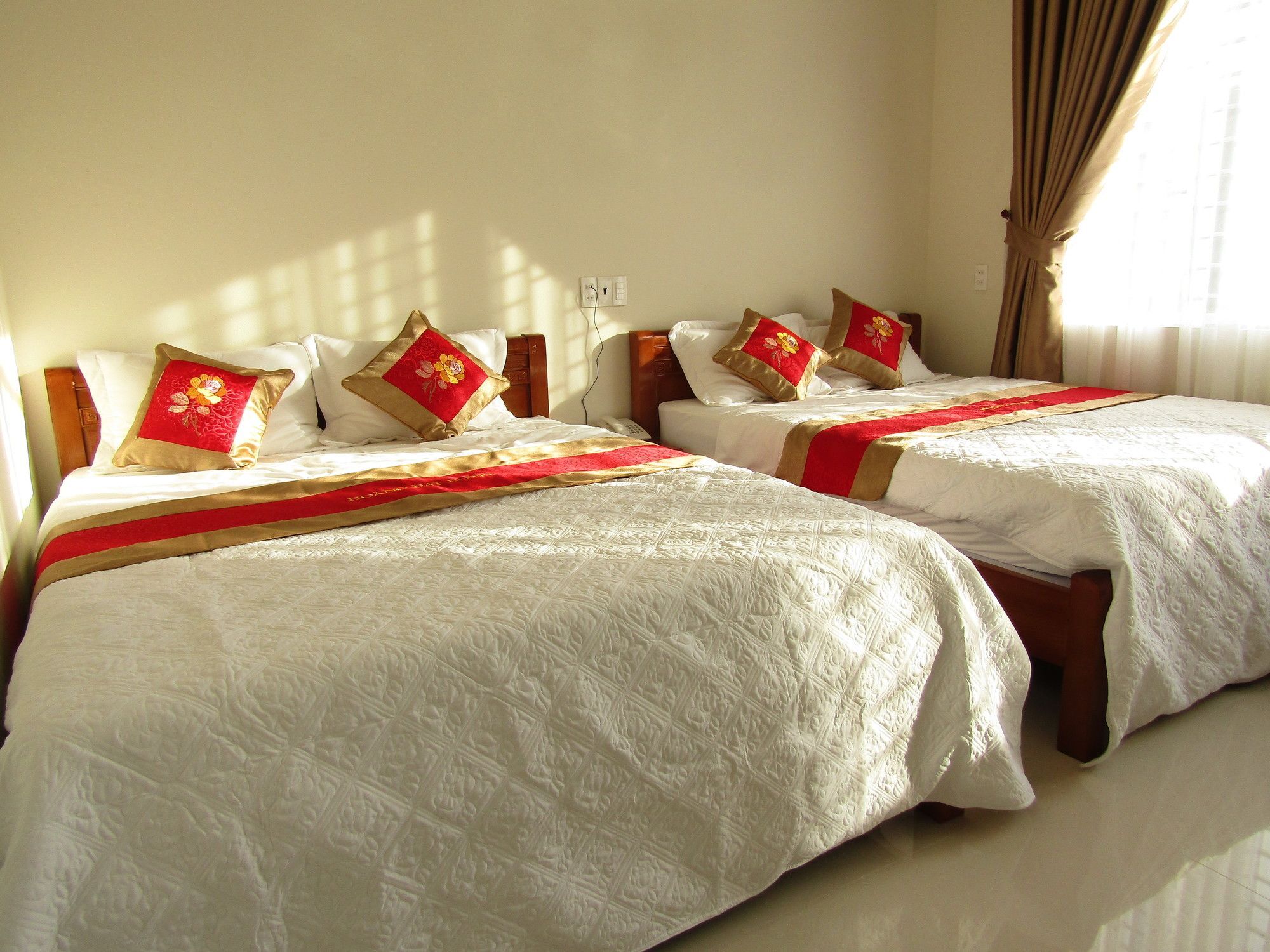 Hoang Dat Hotel Ðồng Hới Buitenkant foto