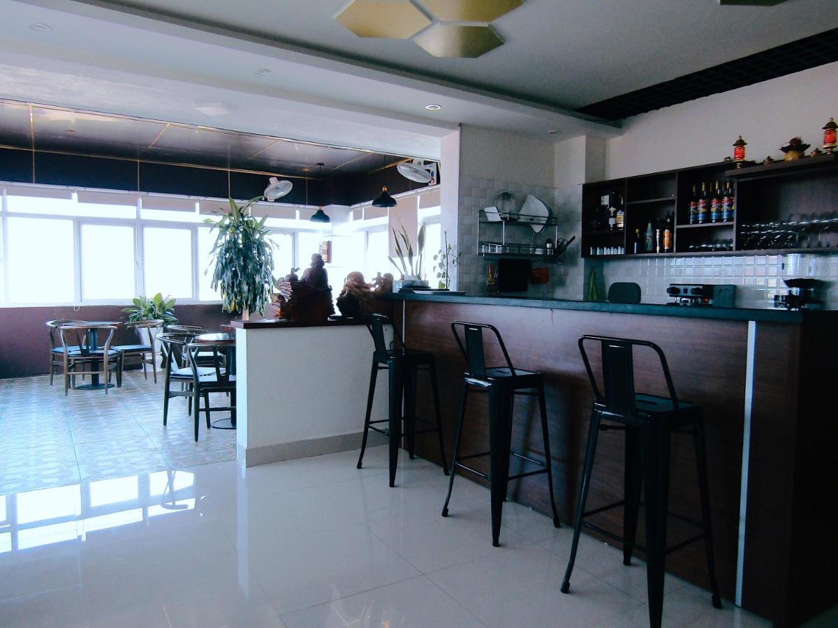 Hoang Dat Hotel Ðồng Hới Buitenkant foto